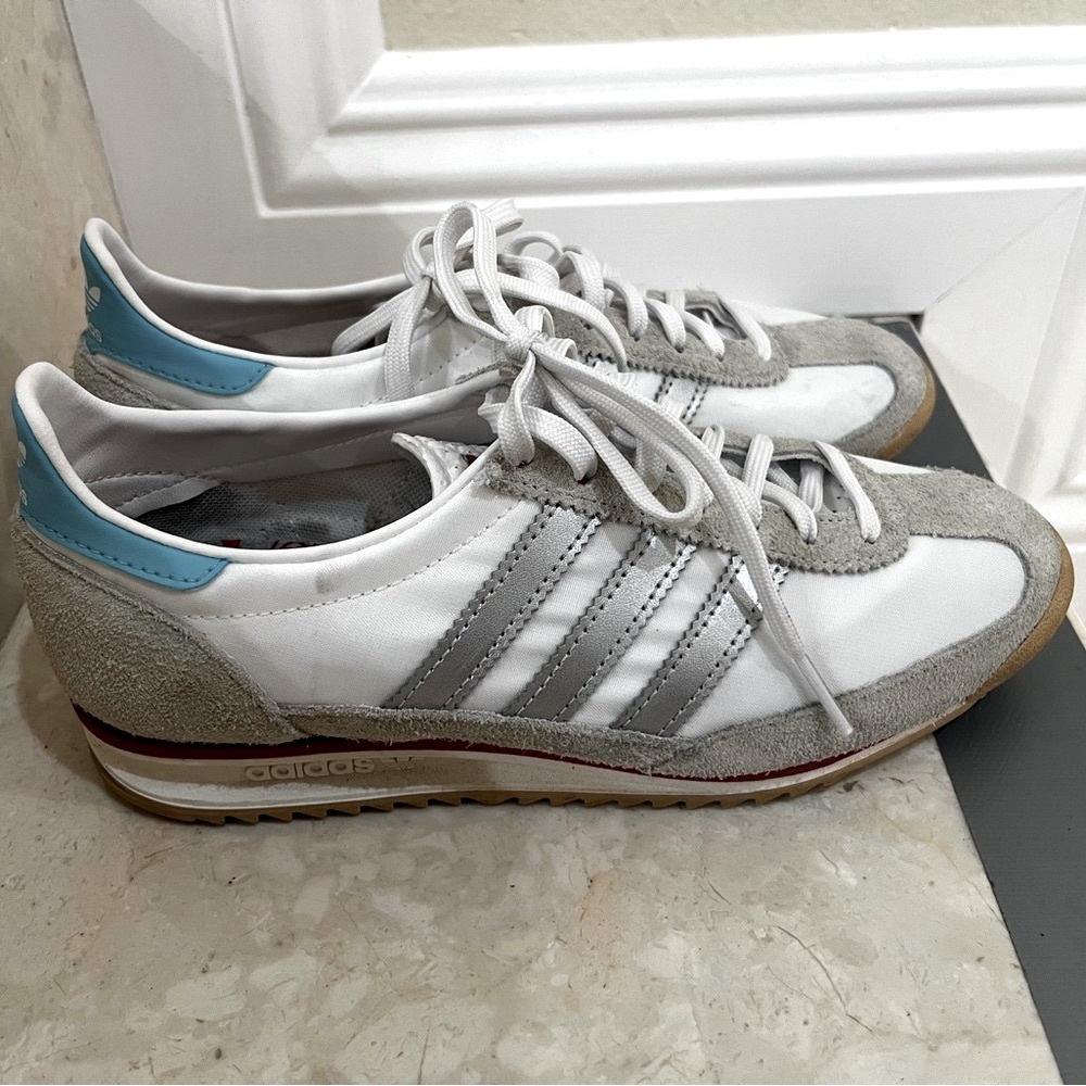 Adidas SL72 , white/ turquoise, like new , leather and synthetic upper.